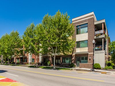 622 E 10th St #205