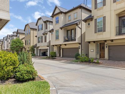10204 Spring Shadows Park Cir