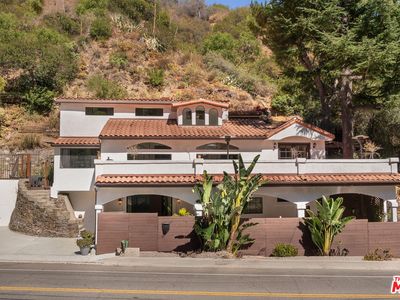 1508 N Beverly Glen Blvd