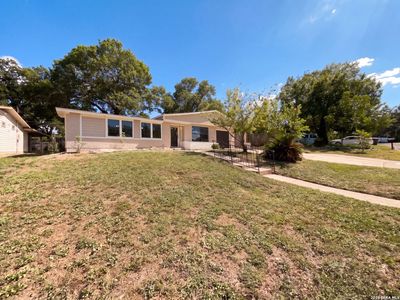 222 COLEBROOK DR