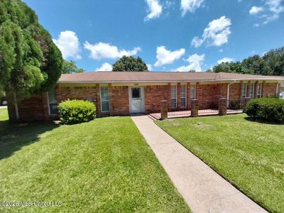 2305 Lynn Ave