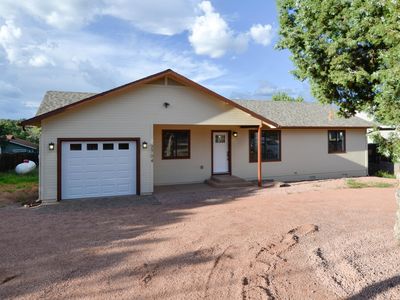 2704 W Palmer Dr