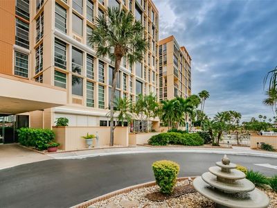 7400 Sun Island Dr S APT 104