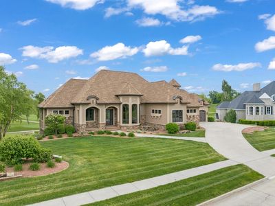 2411 NE Bellagio Ct