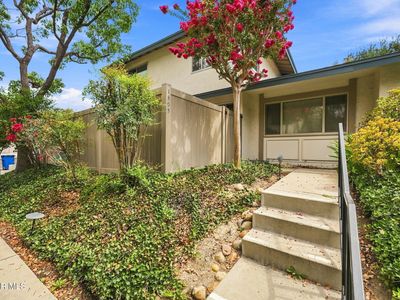 1805 E Avenida De Las Flores