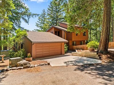 28560 Sutherlin Ln