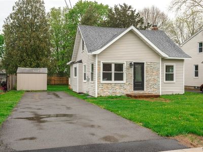 1925 Valley Dr