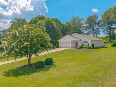 109 Golden Springs Ln