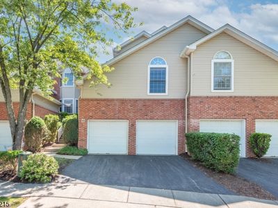 10 Ebersbach Ln