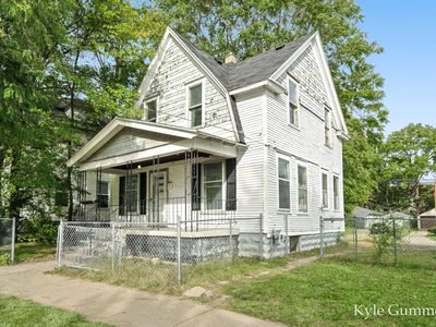 1116 Kalamazoo Ave SE