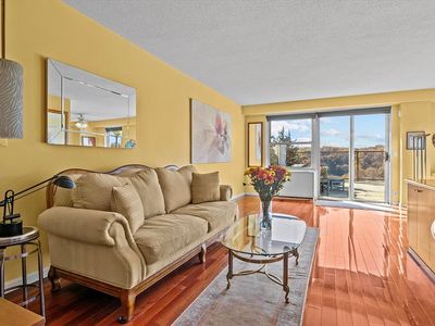 2400 Johnson Ave APT 1E