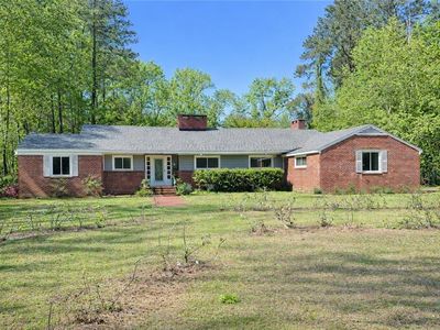 201 Robinhood Rd