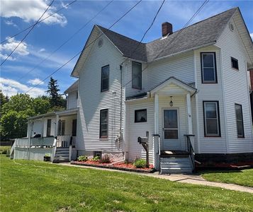 14 W Pine St