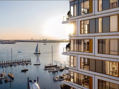 1 Harbor Shore Dr #11L