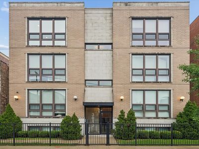 3013 N California Ave APT 3N