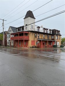 101 Main St