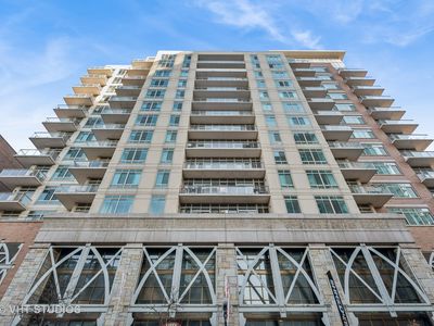 230 W Division St APT 608