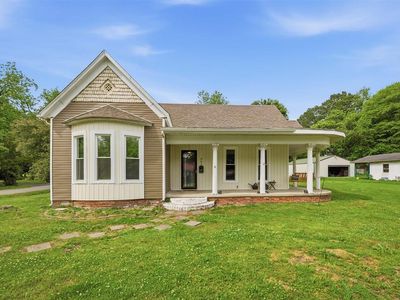 303 Oakwood Dr