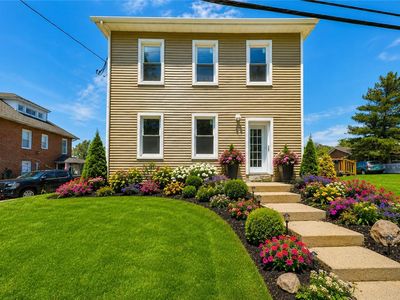 1113 E Emmaus Ave