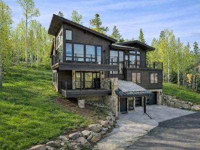 1325 Golden Eagle Rd
