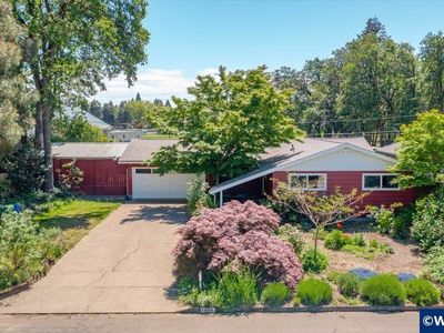 1490 Acacia Ave