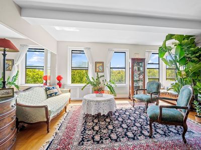 225 Central Park N APT 905