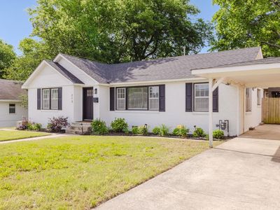 213 E Narroway