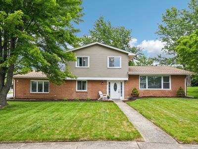7 Derbyshire Ct