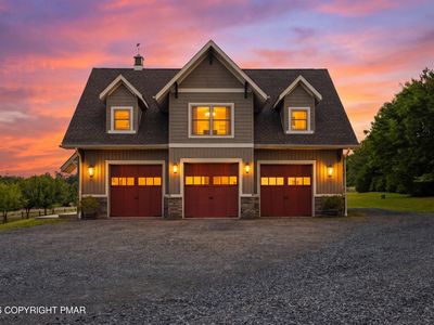 2432 Rimrock Dr