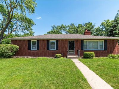 6511 NW Valley View St