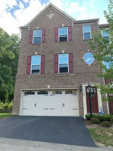 2405 Pointe View Dr