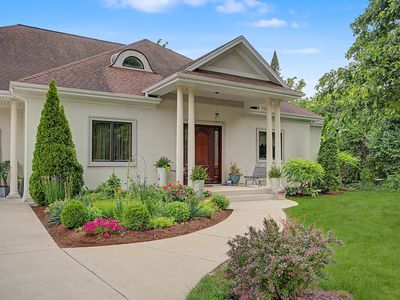 378 E Deerpath Rd