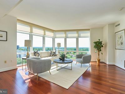 8220 Crestwood Heights Dr APT 1417