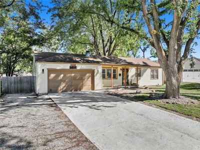 8213 Barkley St