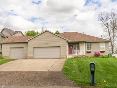 3474 Dauphin Dr NE