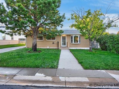 651 Creighton St
