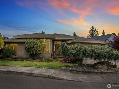 840 NW Deerfern Loop