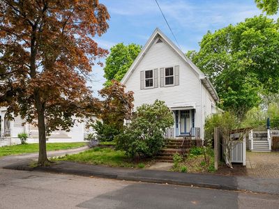 17 Sharon St