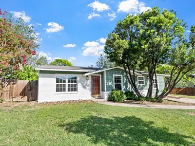 6806 BENDER DR