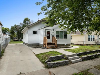 1313 Main St S