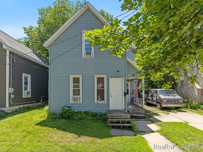 238 Travis St NE