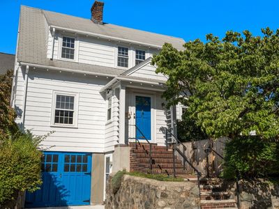 61 Tesla Ave