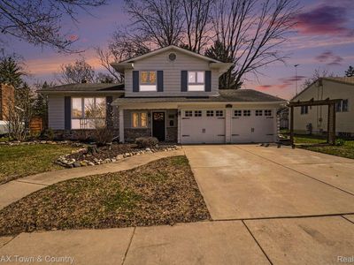 527 Spring Ln
