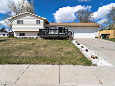 2302 Greenway Dr