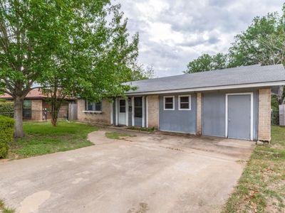 5111 Meadow Creek Dr