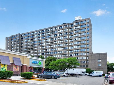 1731 Beacon St APT 915