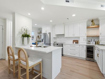 5 Newport Dr APT 7102