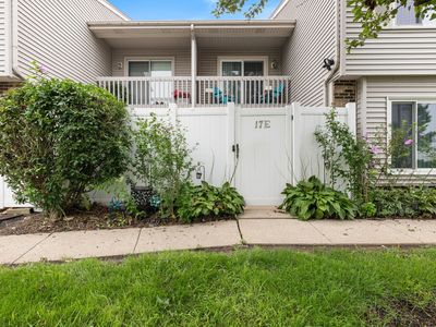 17 E Fernwood Dr