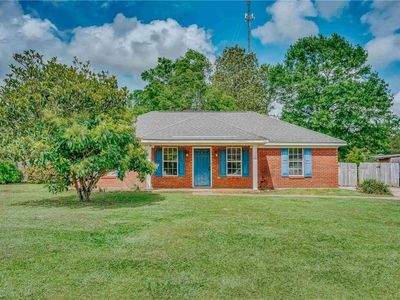 Property at 12159 Heritage Ln, Irvington, AL