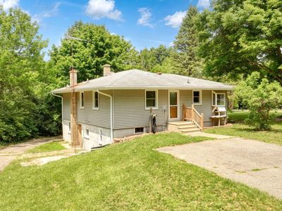 3930 Hoyer Rd